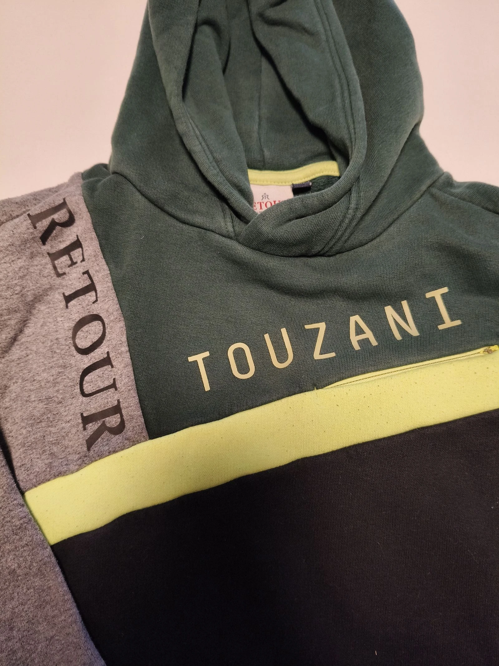 Pull Retour Touzani taille 134/140 – photo 2